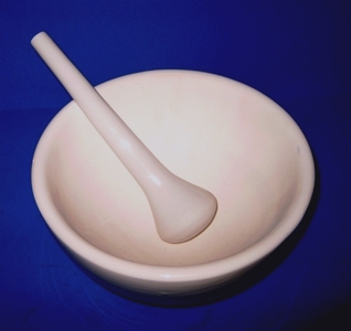 Mortier et pilon en porcelaine